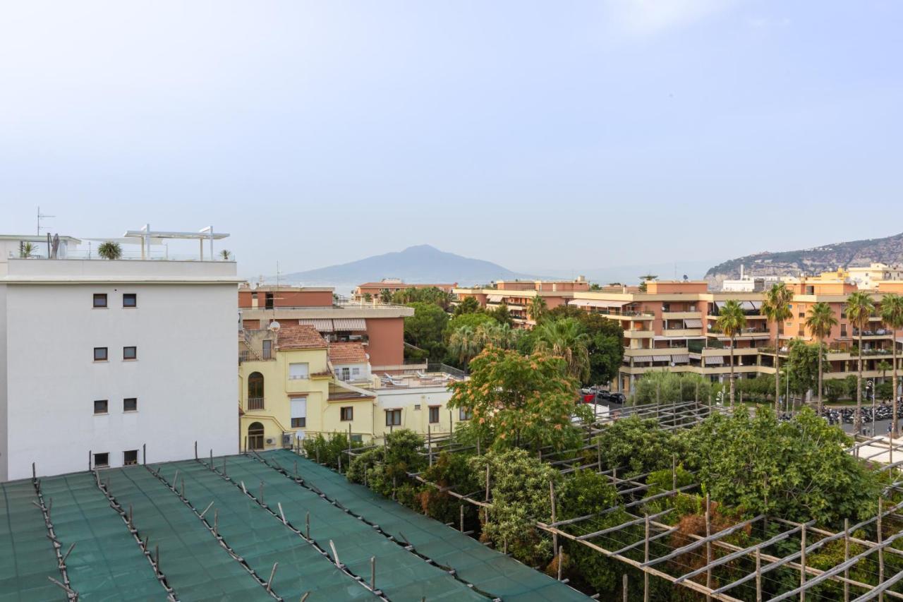 Sorrentovibes - Family Home With Terrace & Amazing View In Sorrento Center Εξωτερικό φωτογραφία
