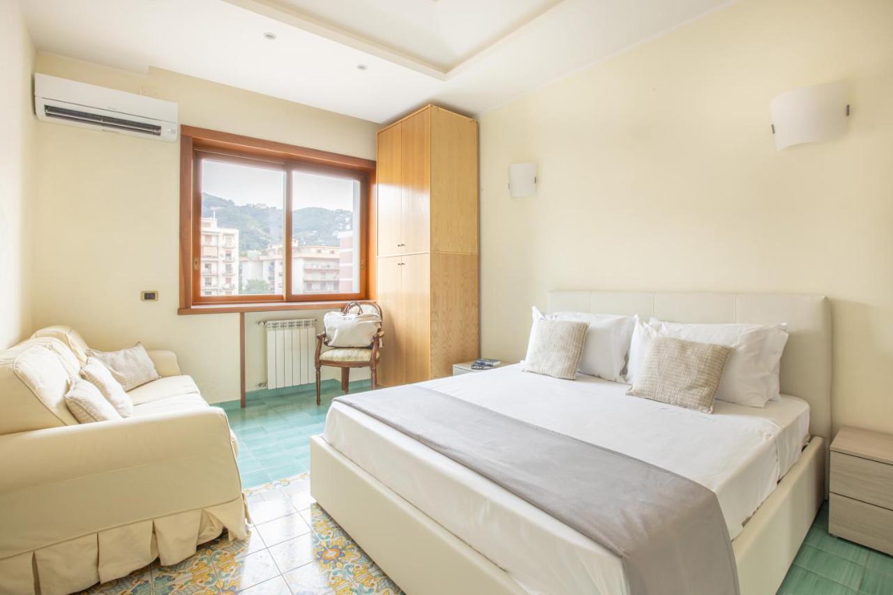 Sorrentovibes - Family Home With Terrace & Amazing View In Sorrento Center Εξωτερικό φωτογραφία